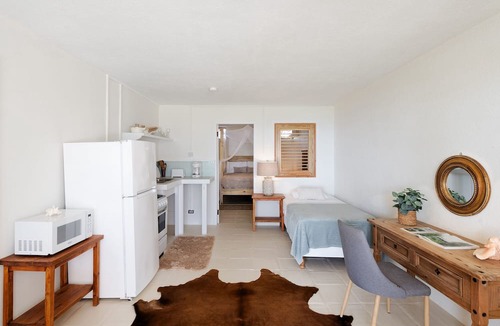 Silver Sands Hotel | Surfers Bay Resort