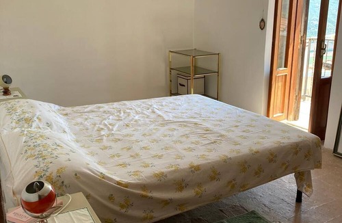 Magliano deʼ Marsi House | Charming traditional house with a view of Mt. Velino