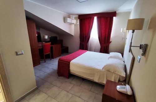 San Nicola La Strada Hotel | Pisani Hotel