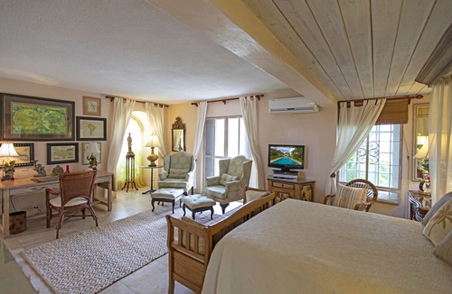 Holder's Hill Villa | Shangri La