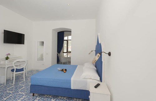 Sorrento City Centre Bed & Breakfast | Surriento Suites