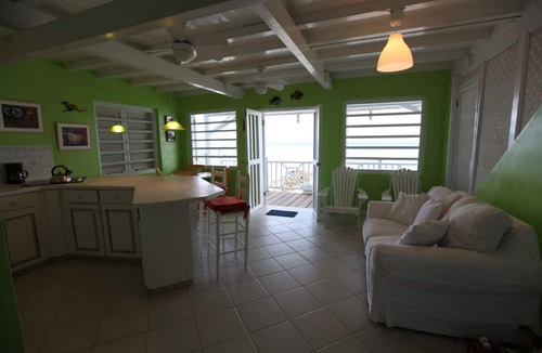 Saint Matthias Apartment | Lower Swanage - 1 bedroom on the Beach.