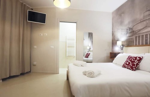 Naples City Centre Apartment | GuestHost - Fate Foria Style house