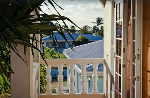 Atlantic Shores Apartment | Relaxing, Amazing beach, pool, Cheap cars, quiet area, surfers paradise 2