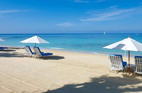 Old Trees Bay Apartment | Condo Old Trees 6 - Firefly | Beach Front - Located in Exquisite Saint James with Private Pool