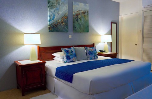 Sunset Crest Apartment | Tropical Sunset Beach Apartment Hotel