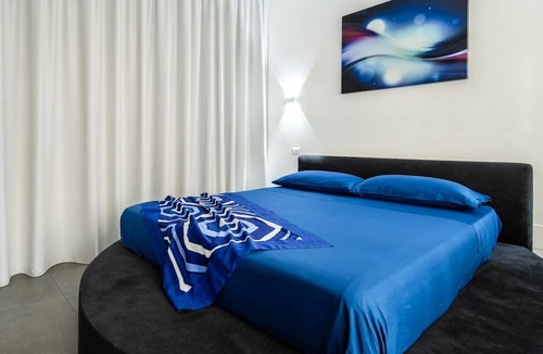 Sorrento City Centre Apartment | Brand new with terrace, solarium, gym&tennis court