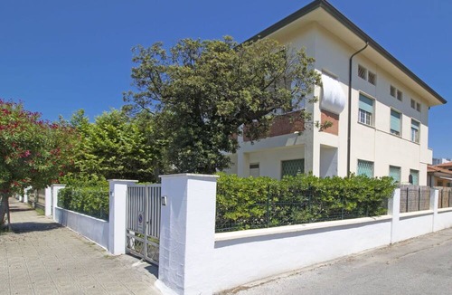 Marina di Pietrasanta Apartment | Nice apartment for 4 guests with WIFI, TV and terrace