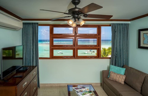 Saint Lawrence Condo | Yellow Bird Hotel