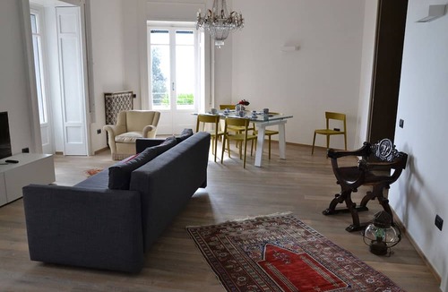 Vomero Apartment | Casa del Cedro superior apartment with private garden on the Gulf of Naples.