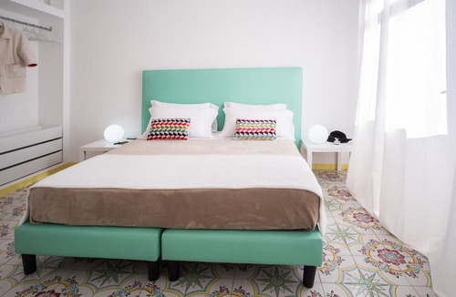 Sorrento City Centre Apartment | AMORE RENTALS - Apartament Erica with Private Terrace, Air Conditioning and WI-FI near piazza Tasso