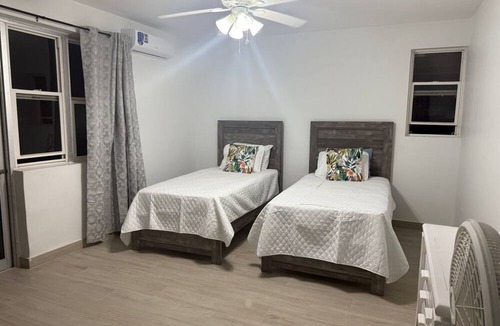Hastings Apartment | Opp Sea, 5b Beach, Boardwalk, Restaurants and bars - 3 Bed 2 Bath