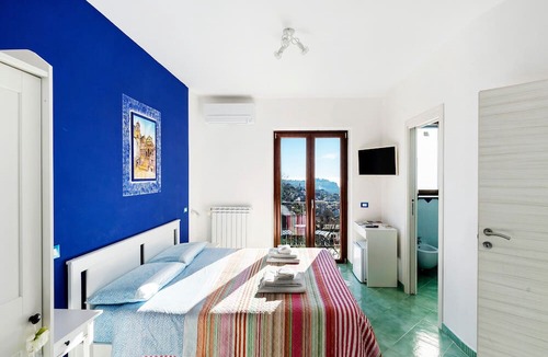 Agerola Apartment | Room 'Amalfi' with Sea View, Wi-Fi and Air Conditioning