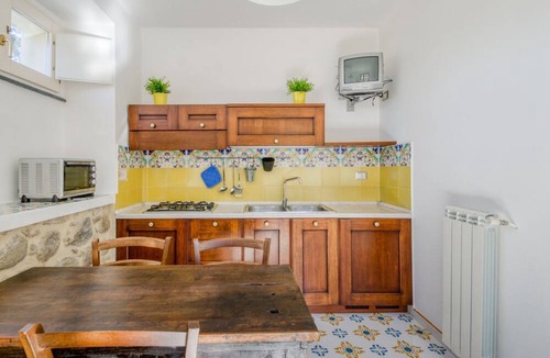 Ceraso Apartment | Il Vicolo - Zweizimmerwohnung im Zentrum von Ceraso mit Küche und Terrasse, bis by Interhome