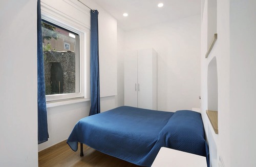 Vico Equense Apartment | Apartment 'Central House' with Private Terrace, Wi-Fi and Air Conditioning
