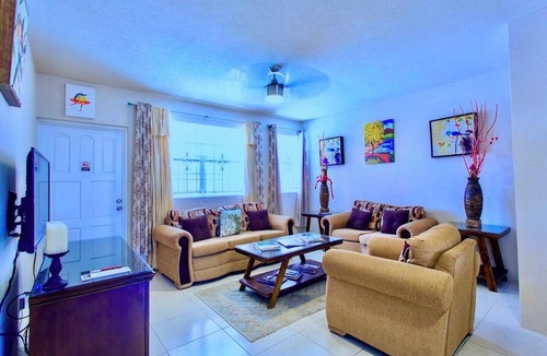 Maxwell Apartment | Saint Hill's The homely spot on the south coast