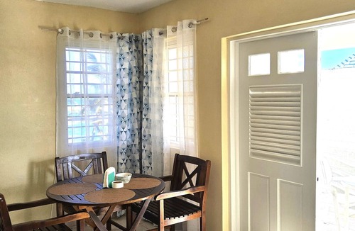 Silver Sands Apartment | Relaxing South Coast escape near Oistins & KiteSurfing