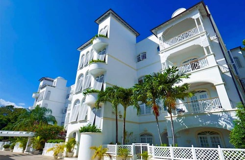Old Trees Bay Apartment | Please Inquire Before Booking – Luxury Villa