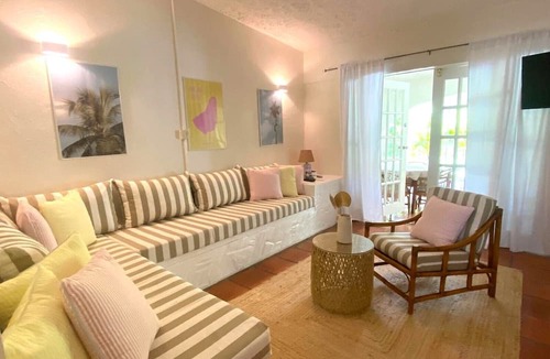 Sunset Crest Apartment | Charming Condo Sunset Palms #61 Holetown Beach pool access WiFi