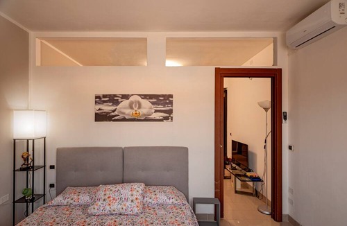 Stagno Apartment | Room 'Valle Benedetta' with Wi-Fi and Air Conditioning