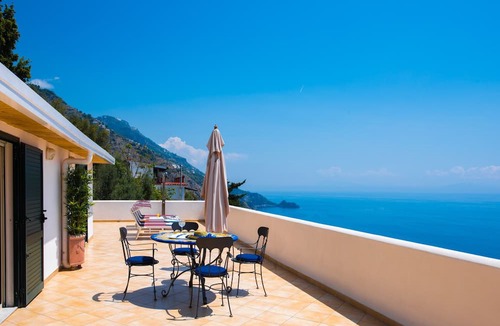 Praiano Apartment | Ideal for young couples, families or friends. Spectacular view, Wi-Fi