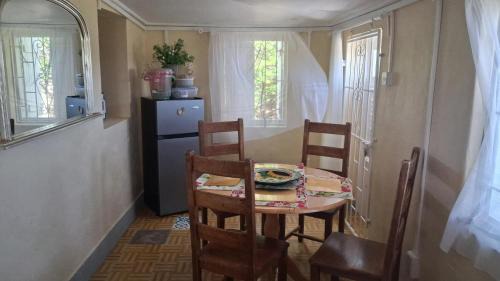 Trents House | Almond Grove Villa