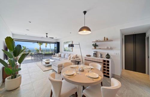 Brighton Apartment | Luxury Romantic Beachfront Condo - Allure 102