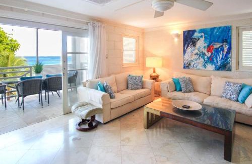 Old Trees Bay Apartment | Stunning Beachfront Condo on Paynes Bay