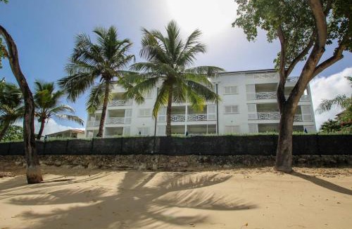 Old Trees Bay Apartment | Stunning 2-bed Beachfront Condo on Paynes Bay