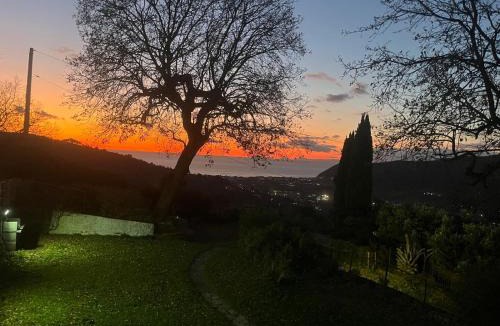 Perdifumo Villa | Elegante villa panoramica con giardino e idromassaggio a 10 minuti dal mare
