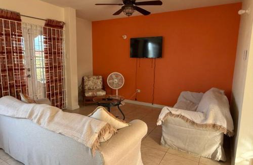 Oistins Apartment | Charming Montrose 2-Bd Apartment