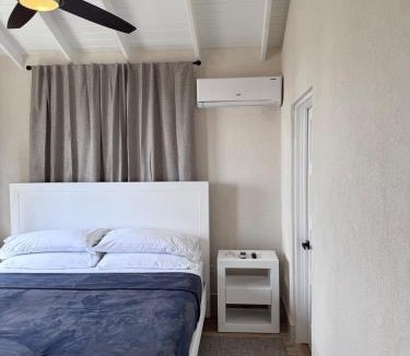 Prospect Apartment | La Porta Della Casa - Sunset Pool Deck with 2 King Bedrooms