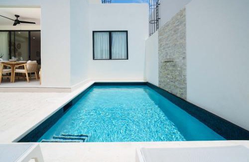 Lower Carlton Apartment | Walk to Beach, NEW LUX 4BD Villa & Pool! Near Holetown