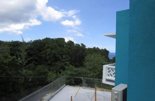Prospect Apartment | 104 Batts Rock Beach Condos near UWI
