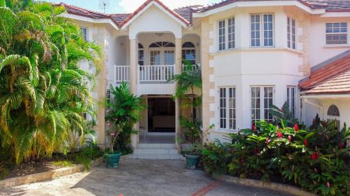 Holder's Hill Villa | Marzalea - by ZenBreak