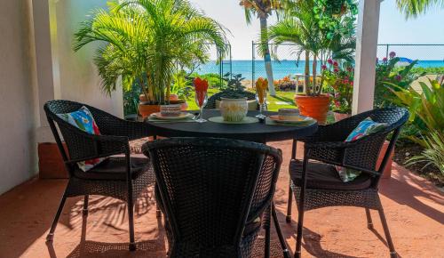Brighton House | Banyan Beach House Villa