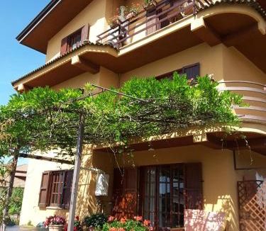 Montano Antilia Bed & Breakfast | mansarda fiorita