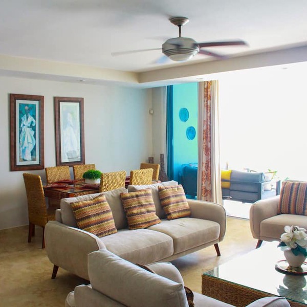 White Sand Beach Front, Turquois Blue Ocean View, Pools, Hot tub, Guarded,5 star