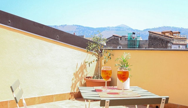 Holiday Home 'Appartamento Carolina' with Shared Terrace, Wi-Fi and Air Conditioning in Caserta