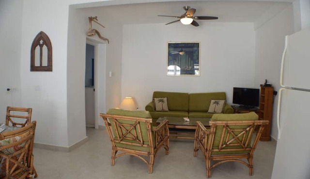 NEW: Royal Palms Apartment. Ocean front, Silver Sands Beach!