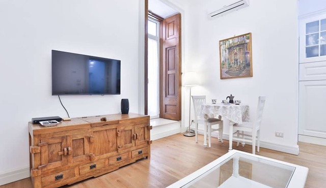 GuestHost - Maison Nicole - Central & Lovely Apartment