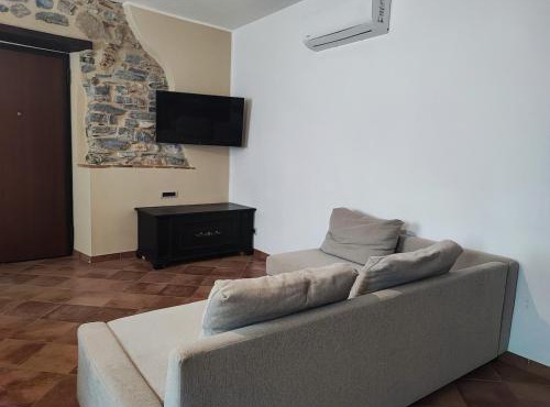 Grande appartamento in pietra vicino al mare