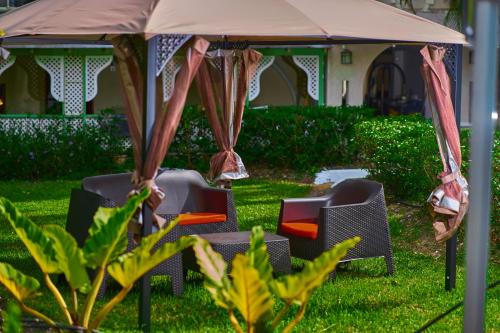 Sunbay Hotel- Daily Breakfast & Beach Access Included